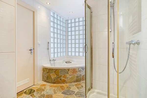 Medium property photo - Stuyvesantstraat 335, 2593 GK Den Haag